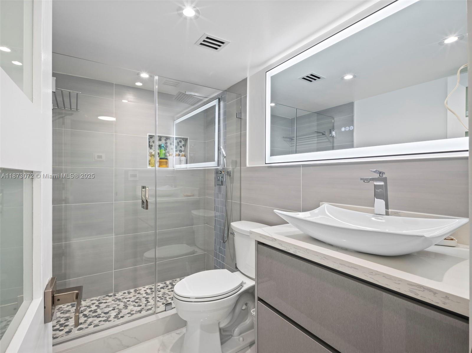 Photo of 3180 Ocean Dr  #1101, Hallandale Beach, Florida, 33009 - 
