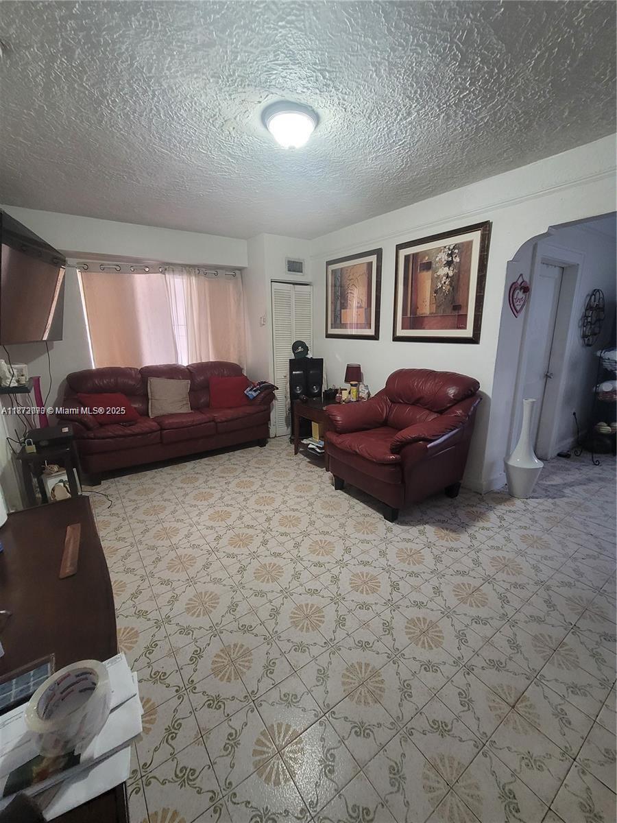   /  2808 sq. ft. $ 2025-09-05 0 Photo