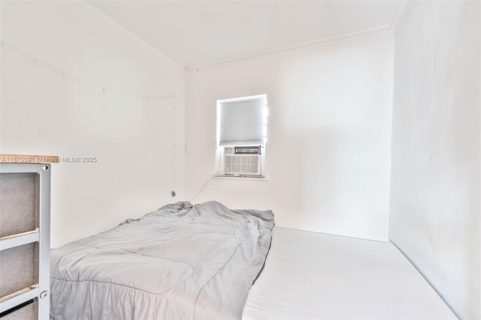 See details / 2837 sq. ft. $ 2025-09-05 0 Photo