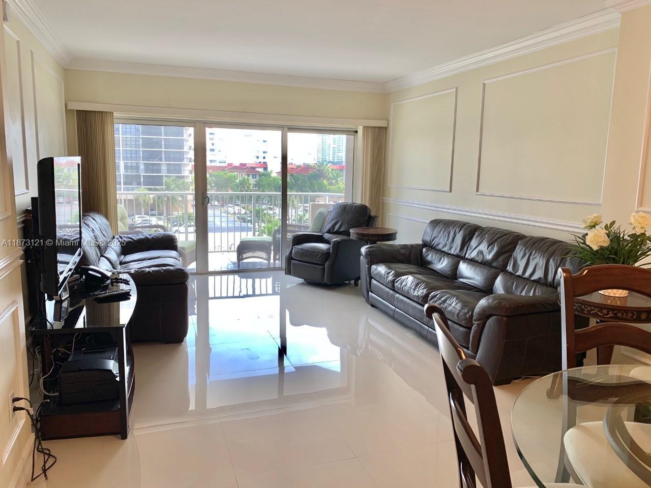 3C 1 / 2 870 sq. ft. $ 2025-09-05 0 Photo