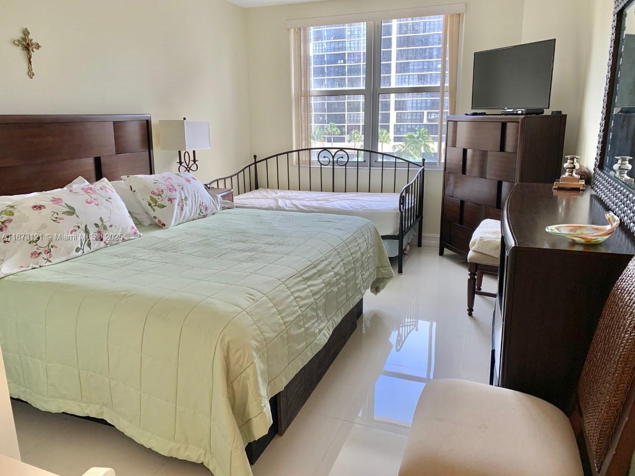 3C 1 / 2 870 sq. ft. $ 2025-09-05 0 Photo