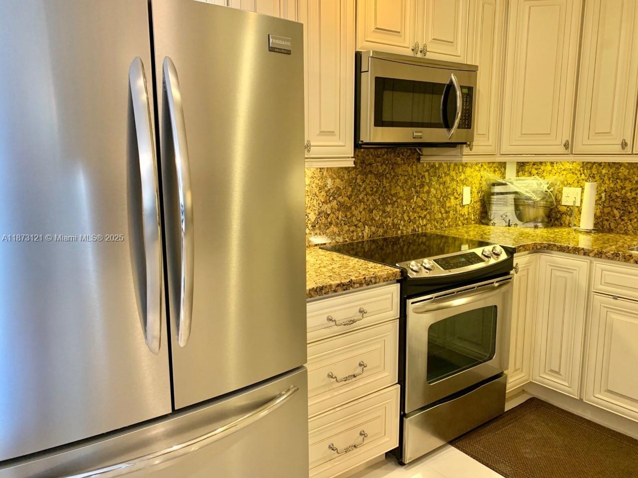 3C 1 / 2 870 sq. ft. $ 2025-09-05 0 Photo