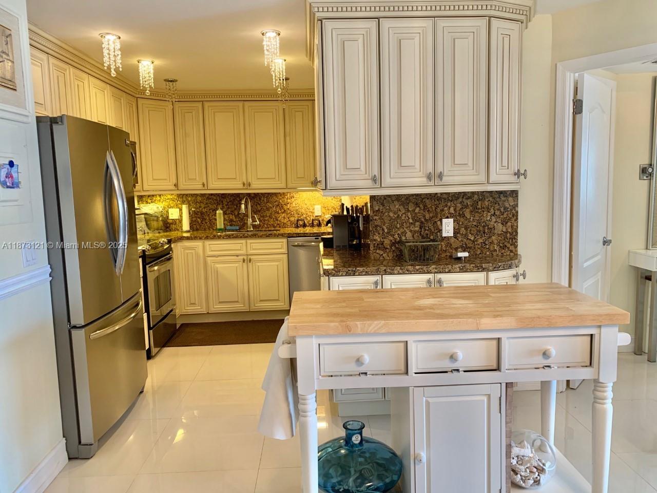 3C 1 / 2 870 sq. ft. $ 2025-09-05 0 Photo