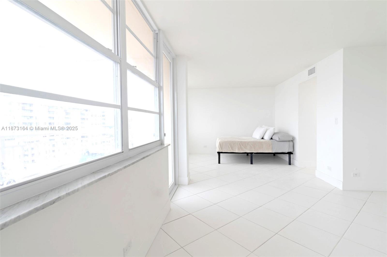 2012 2 / 2 1087 sq. ft. $ 2025-09-05 0 Photo