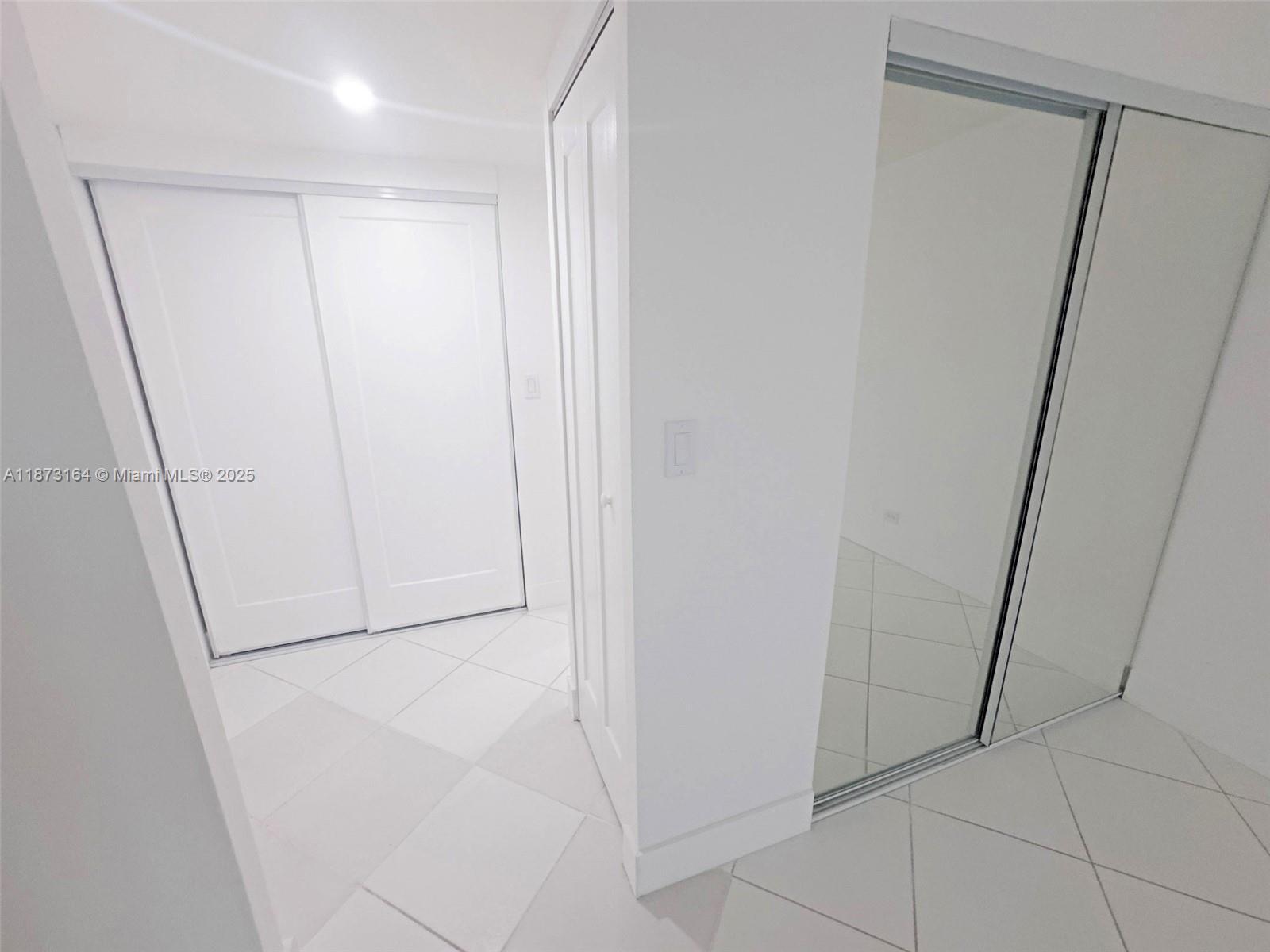 2012 2 / 2 1087 sq. ft. $ 2025-09-05 0 Photo
