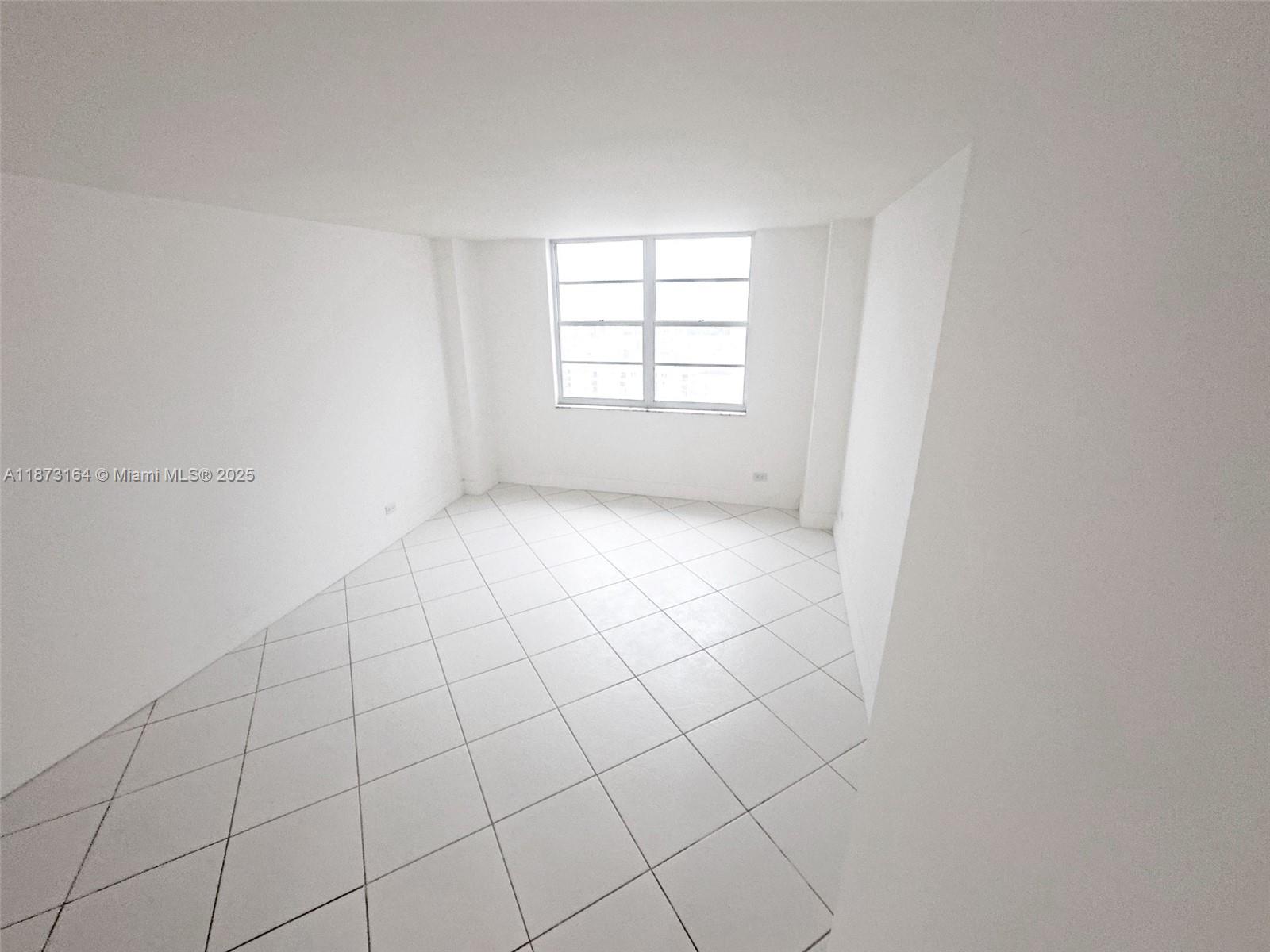 2012 2 / 2 1087 sq. ft. $ 2025-09-05 0 Photo