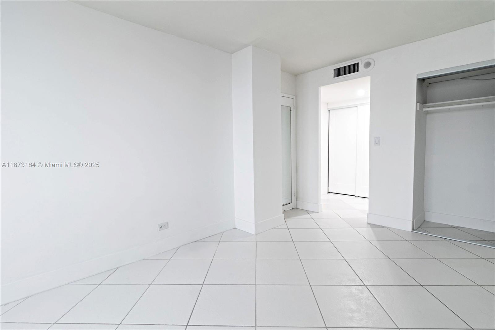 2012 2 / 2 1087 sq. ft. $ 2025-09-05 0 Photo
