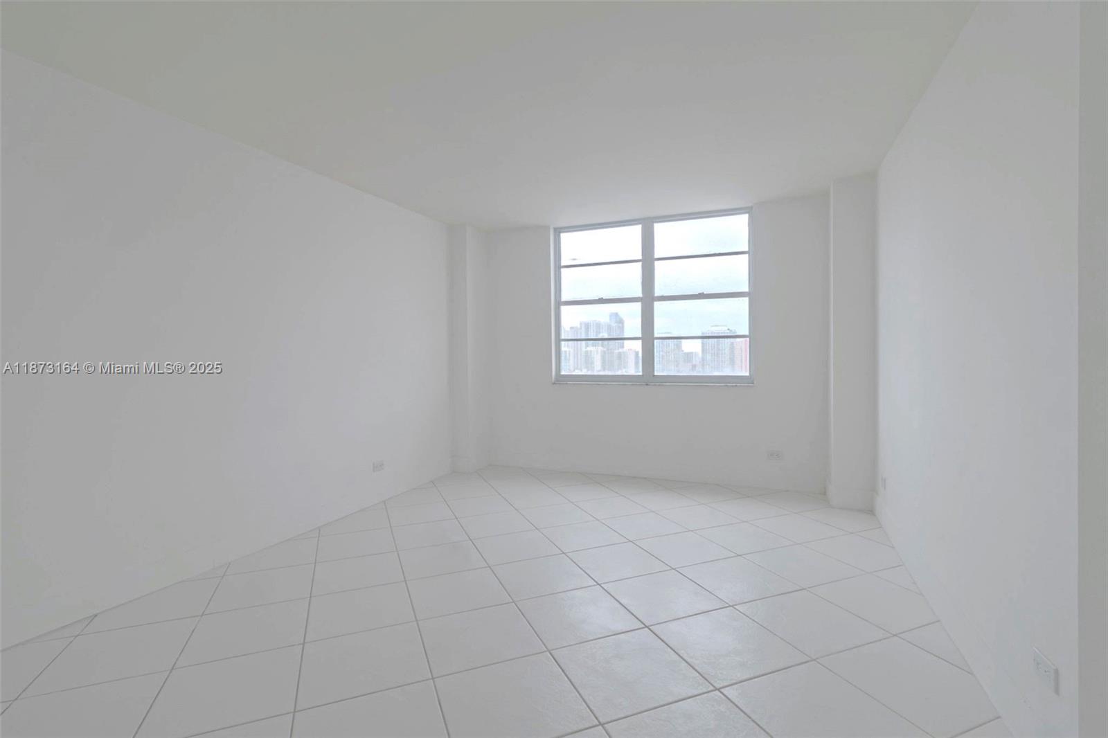 2012 2 / 2 1087 sq. ft. $ 2025-09-05 0 Photo