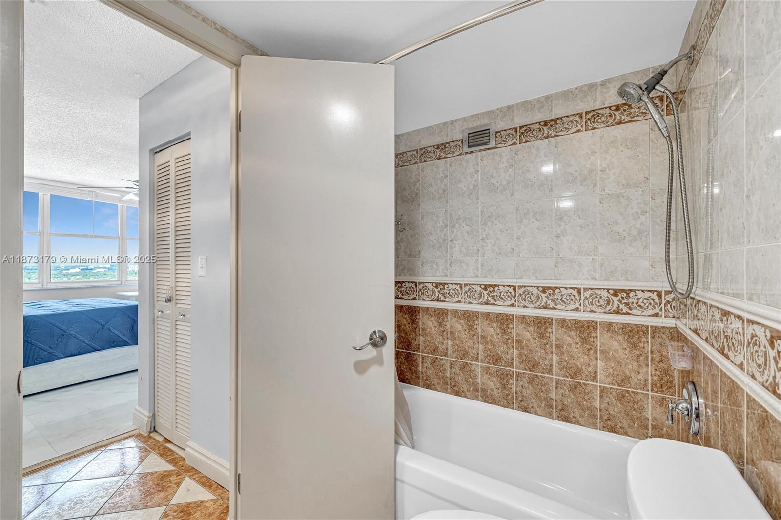 Photo of 2201 Ocean Dr  #2005, Hollywood, Florida, 33019 - 
