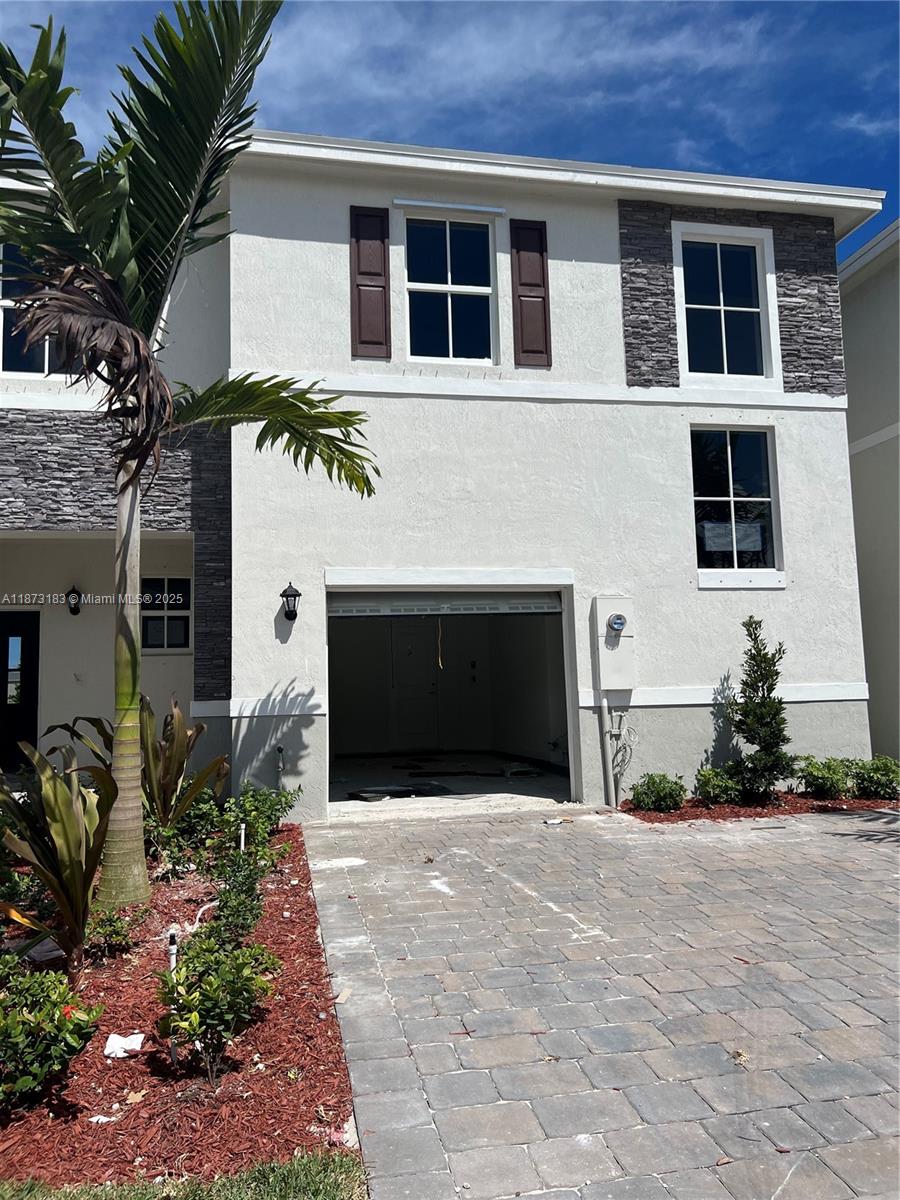 1769 3 / 3 1628 sq. ft. $ 2025-09-05 0 Photo