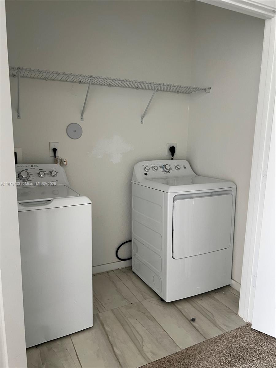 1769 3 / 3 1628 sq. ft. $ 2025-09-05 0 Photo