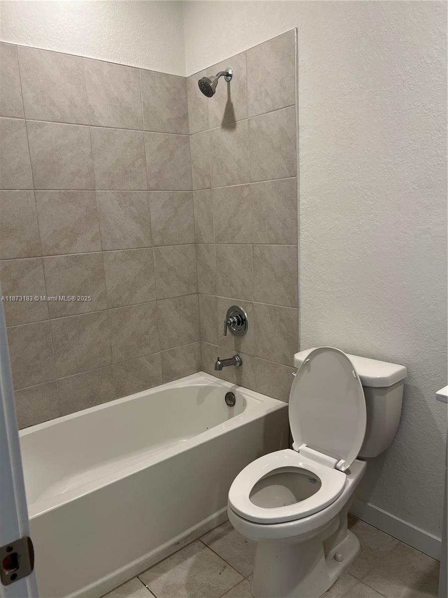 1769 3 / 3 1628 sq. ft. $ 2025-09-05 0 Photo