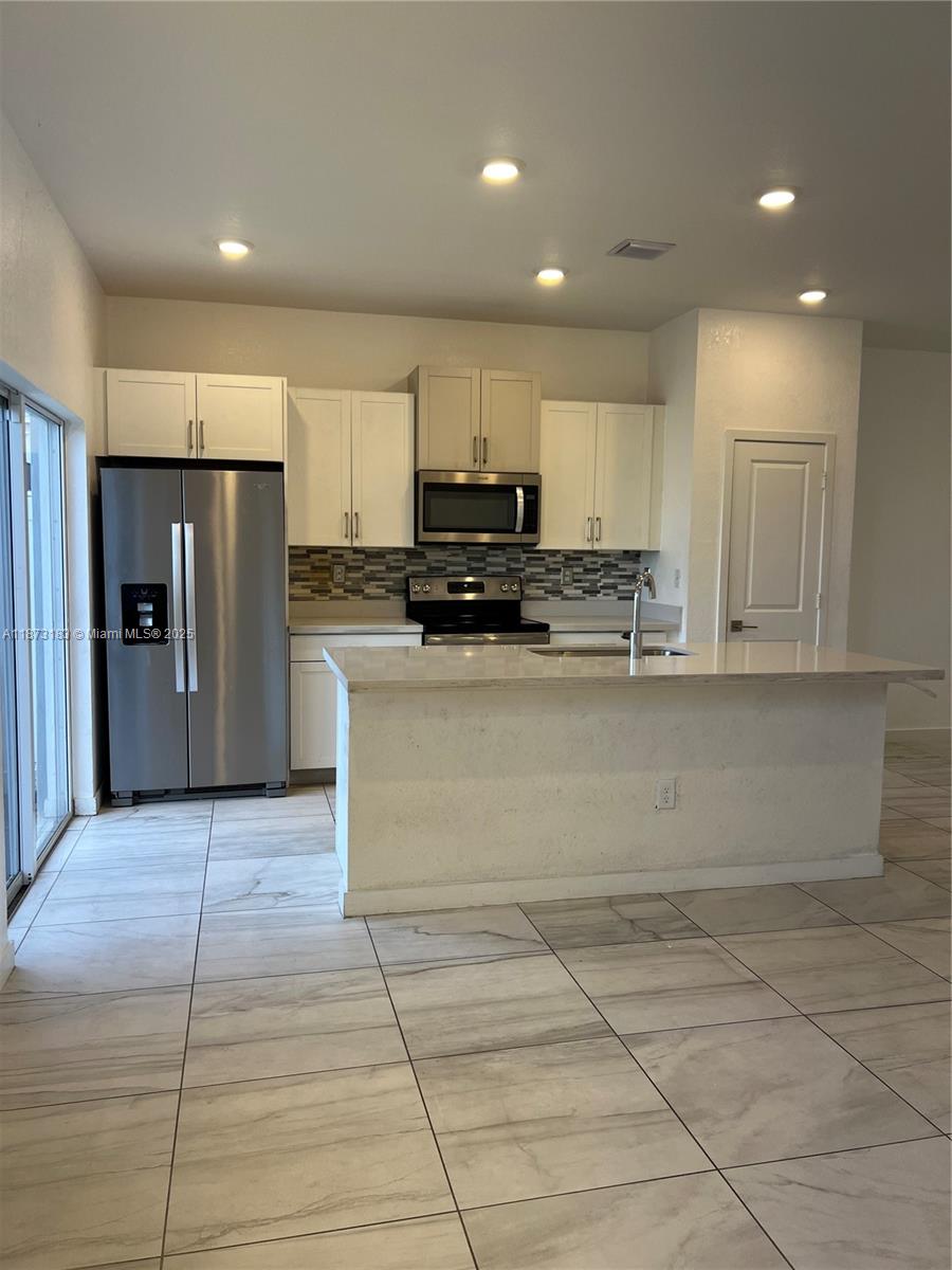 1769 3 / 3 1628 sq. ft. $ 2025-09-05 0 Photo