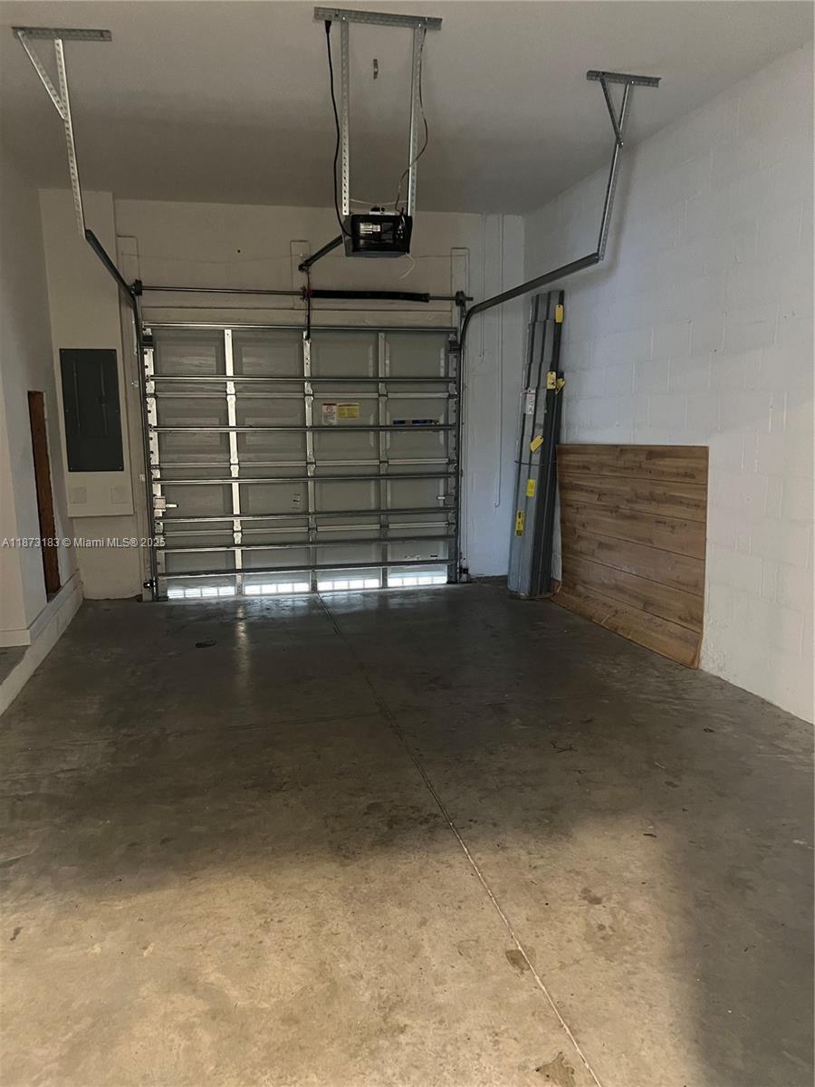 1769 3 / 3 1628 sq. ft. $ 2025-09-05 0 Photo