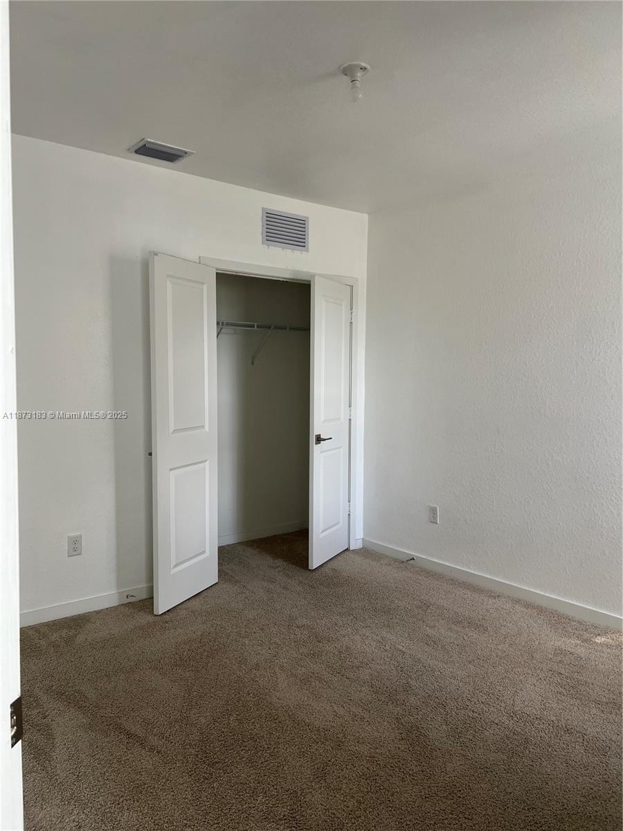 1769 3 / 3 1628 sq. ft. $ 2025-09-05 0 Photo
