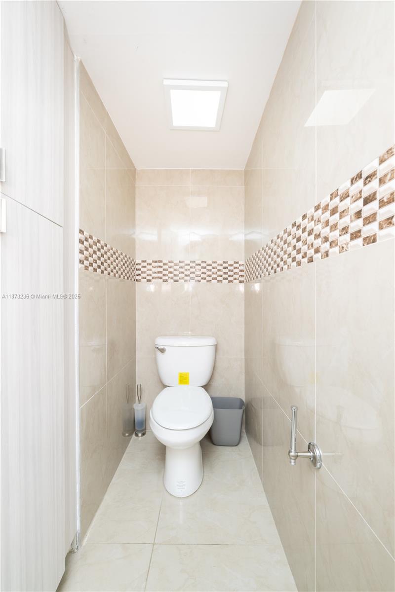 Photo of 1833 Ocean Dr  #1007, Hallandale Beach, Florida, 33009 - 