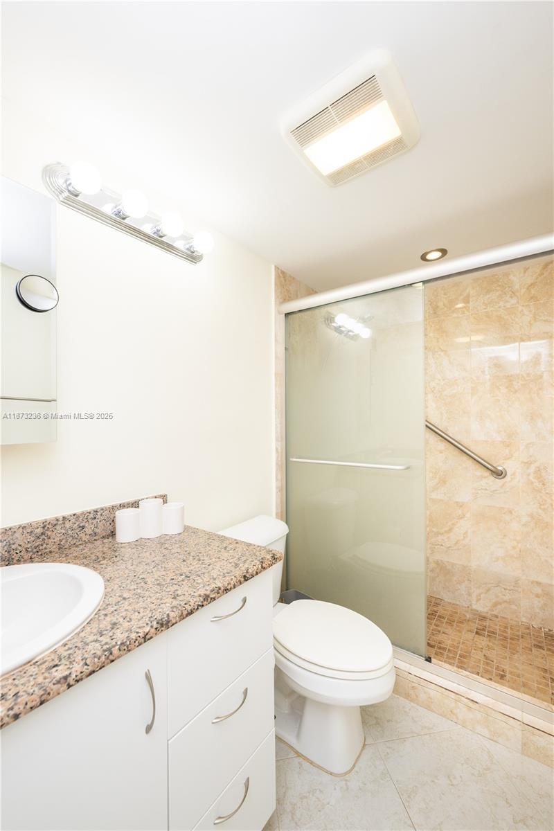Photo of 1833 Ocean Dr  #1007, Hallandale Beach, Florida, 33009 - 2nd Bathroom