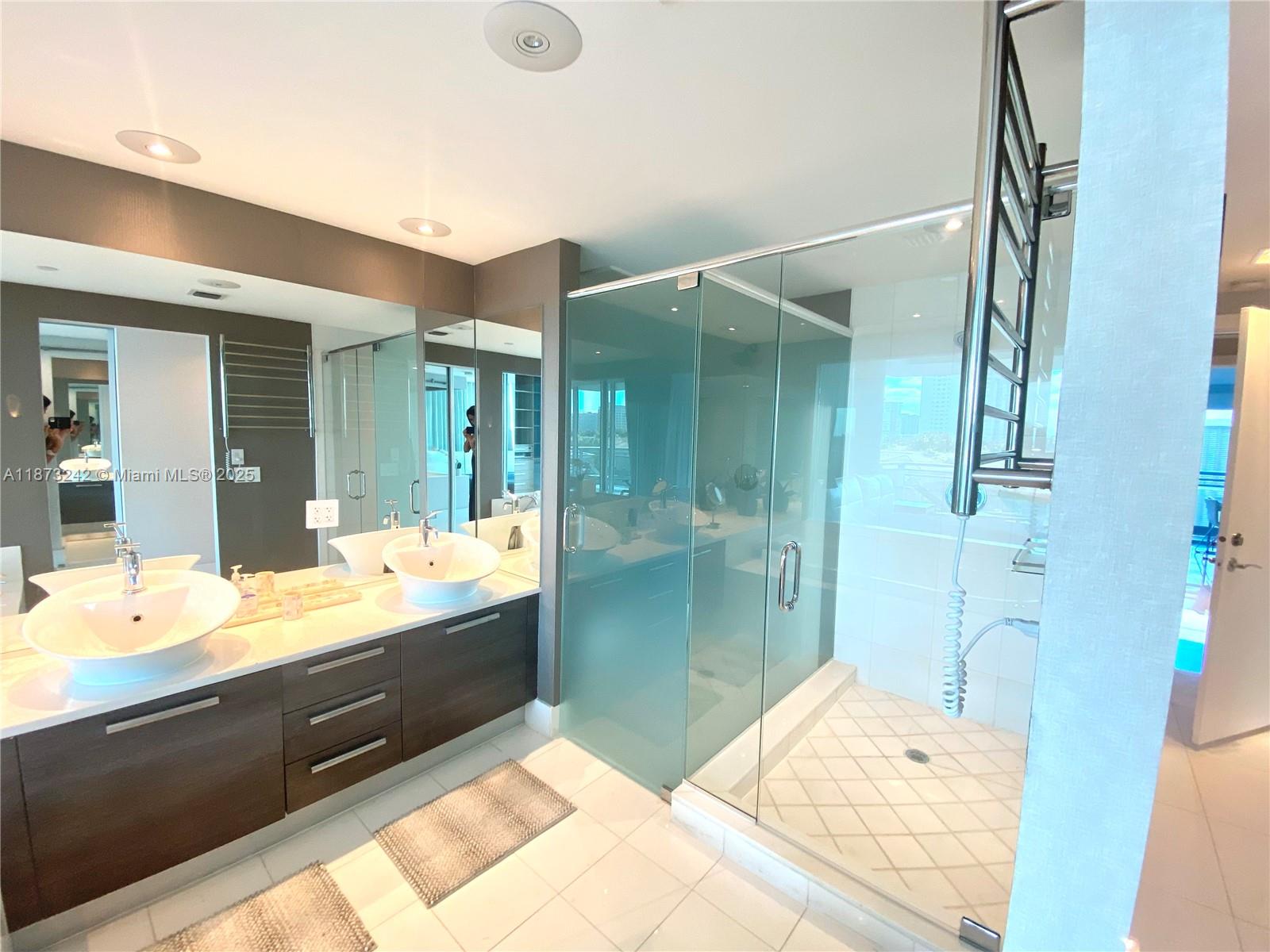 Photo of 2950 188th St  #301, Aventura, Florida, 33180 - 