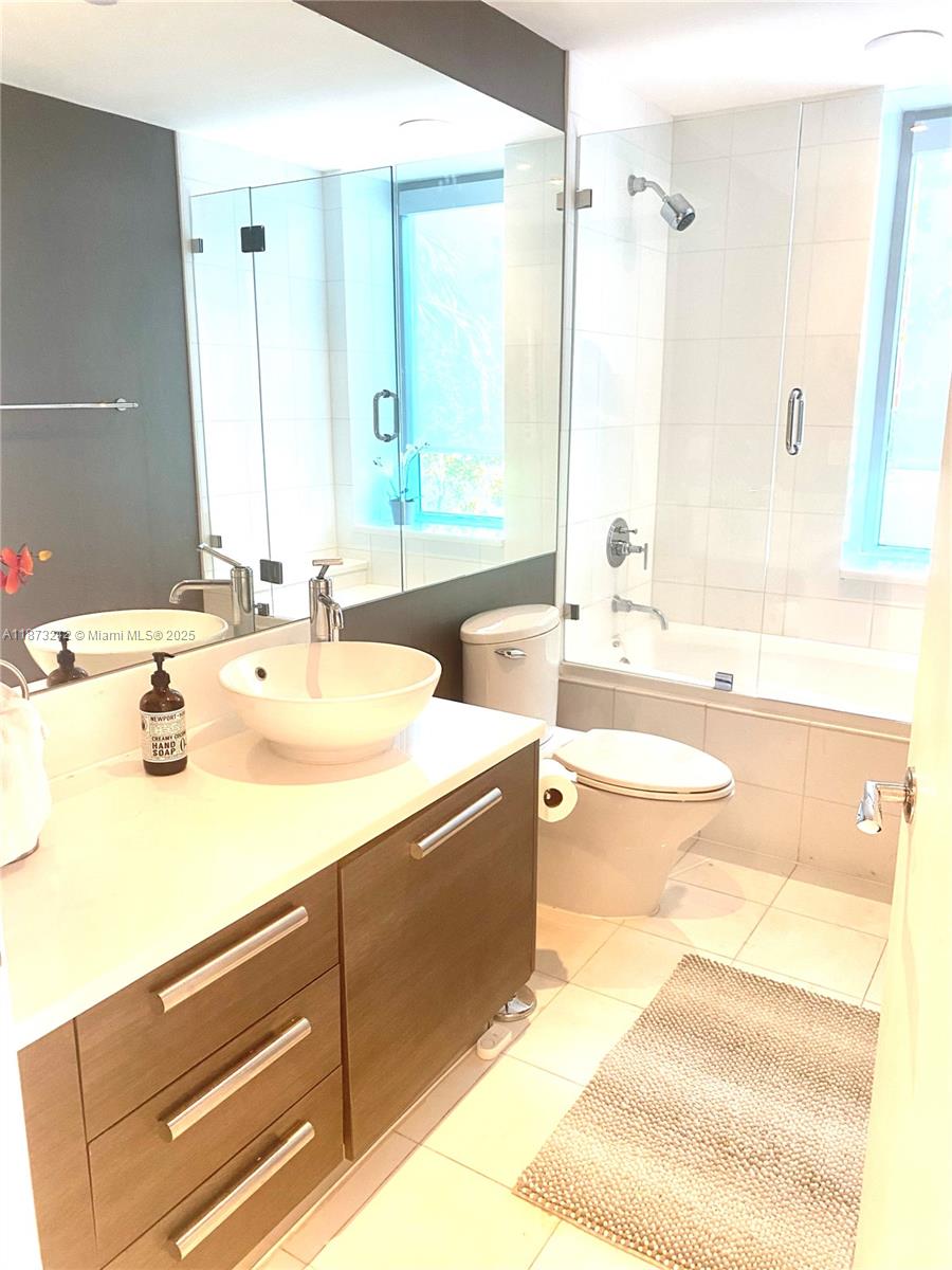 Photo of 2950 188th St  #301, Aventura, Florida, 33180 - 