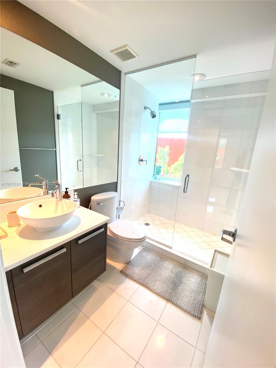 Photo of 2950 188th St  #301, Aventura, Florida, 33180 - 