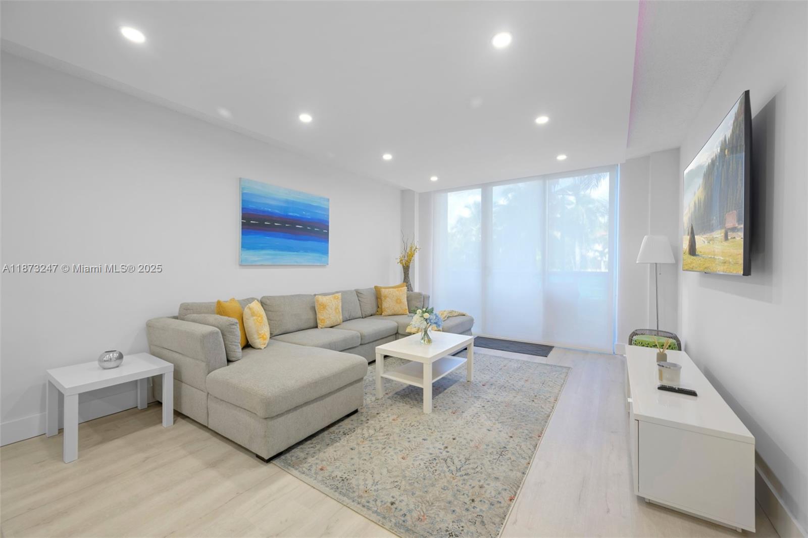 Photo of 19370 Collins Ave #124, Sunny Isles Beach, Florida, 33160 -