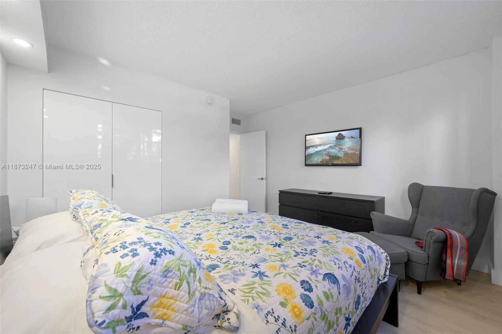 Photo of 19370 Collins Ave  #124, Sunny Isles Beach, Florida, 33160 - 
