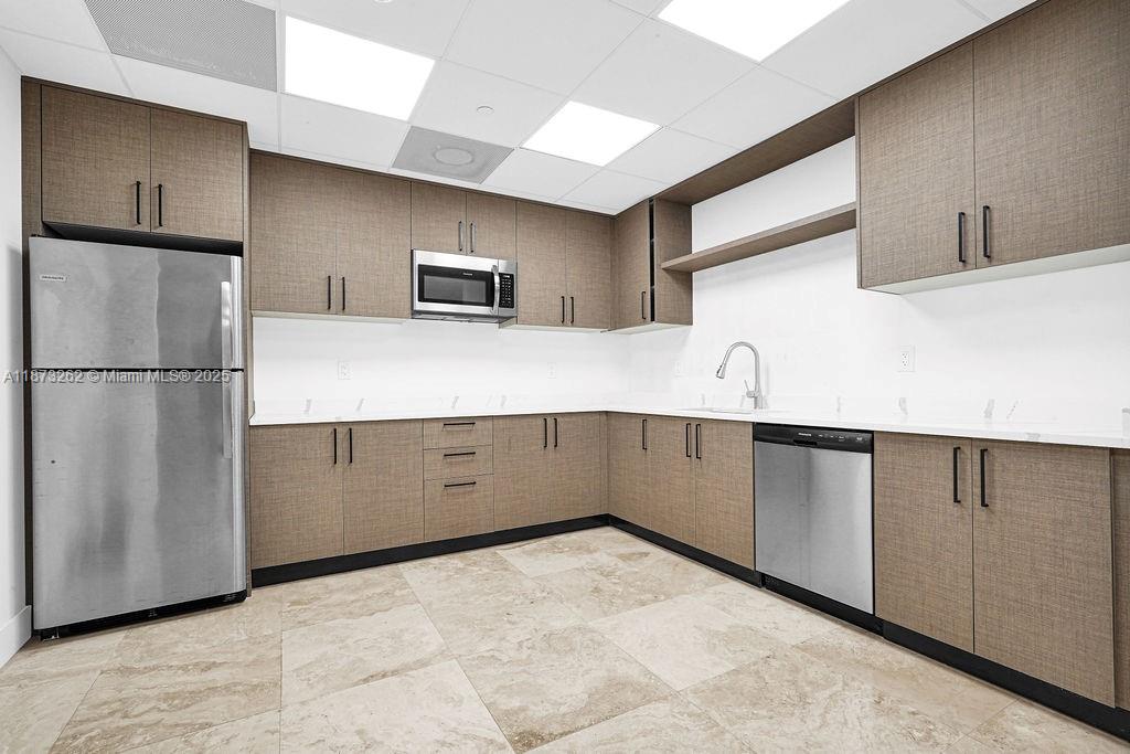 See details 310A-B / sq. ft. $ 2025-09-10 0 Photo