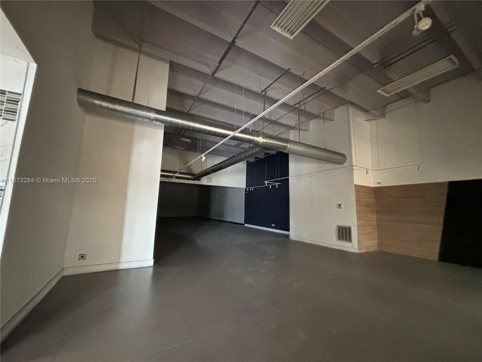 See details / sq. ft. $ 2025-09-05 0 Photo