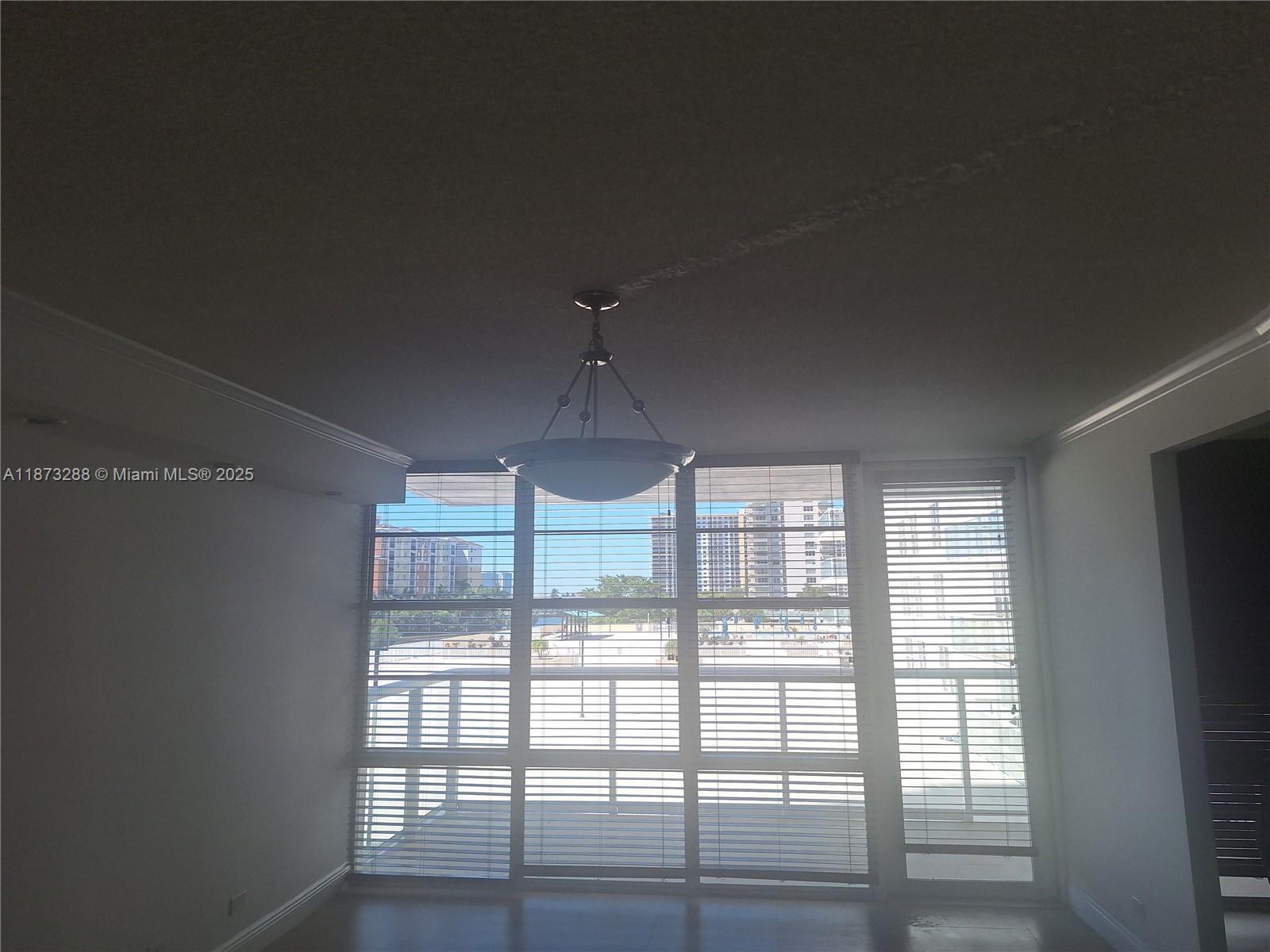 See details 417 2 / 2 1276 sq. ft. $ 2025-09-05 0 Photo