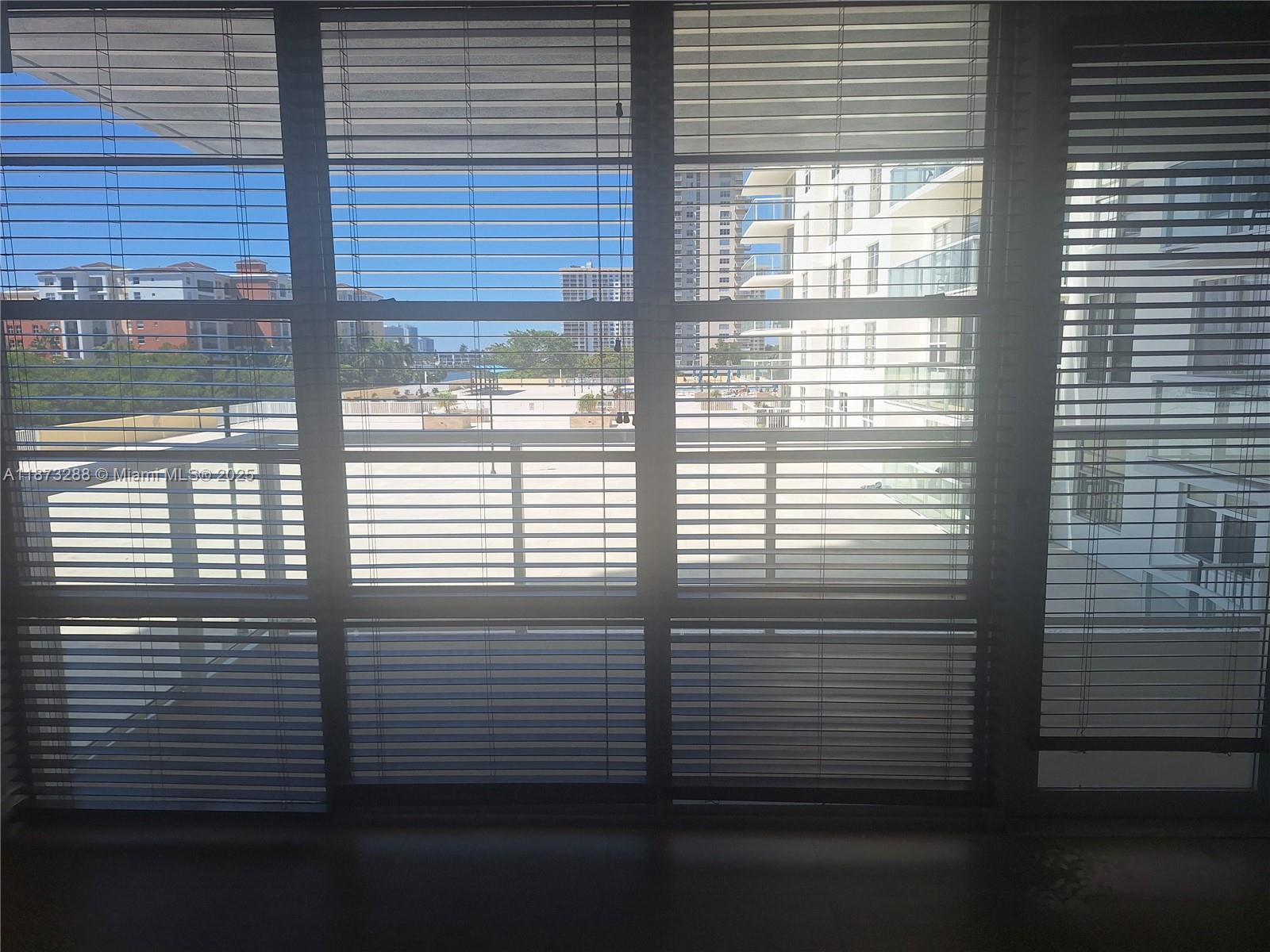 See details 417 2 / 2 1276 sq. ft. $ 2025-09-05 0 Photo