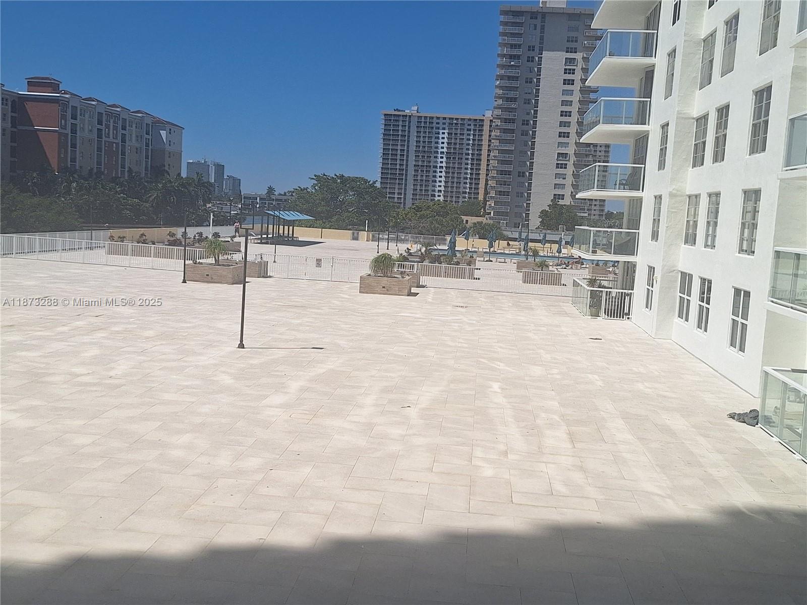 See details 417 2 / 2 1276 sq. ft. $ 2025-09-05 0 Photo