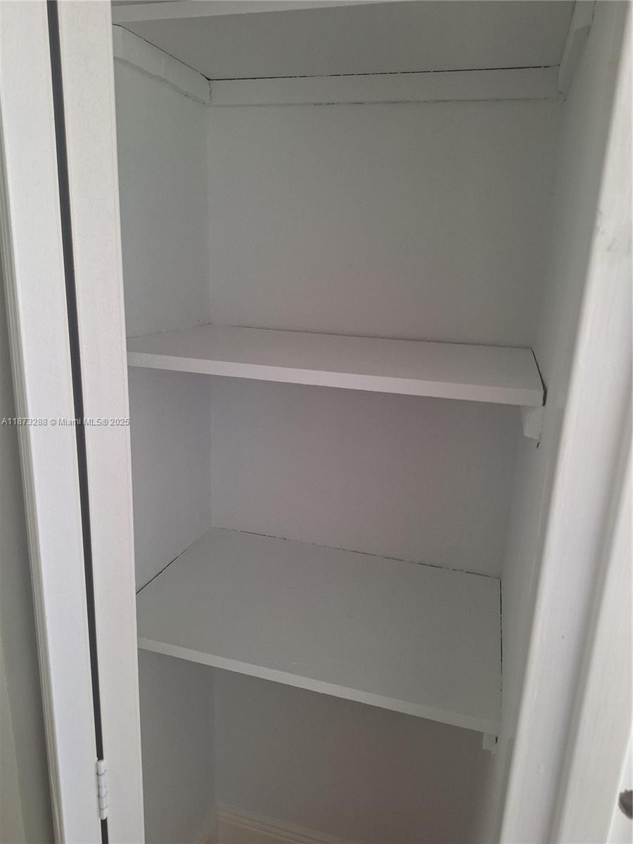 See details 417 2 / 2 1276 sq. ft. $ 2025-09-05 0 Photo