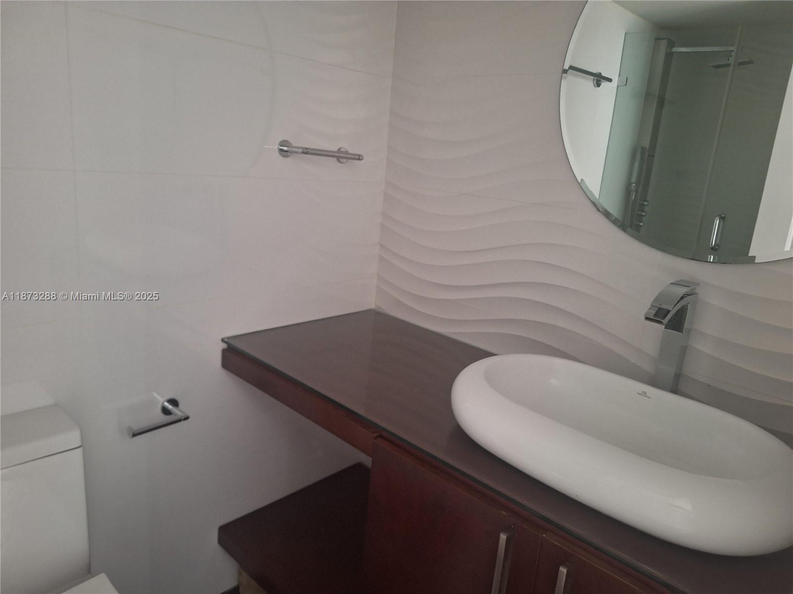 See details 417 2 / 2 1276 sq. ft. $ 2025-09-05 0 Photo