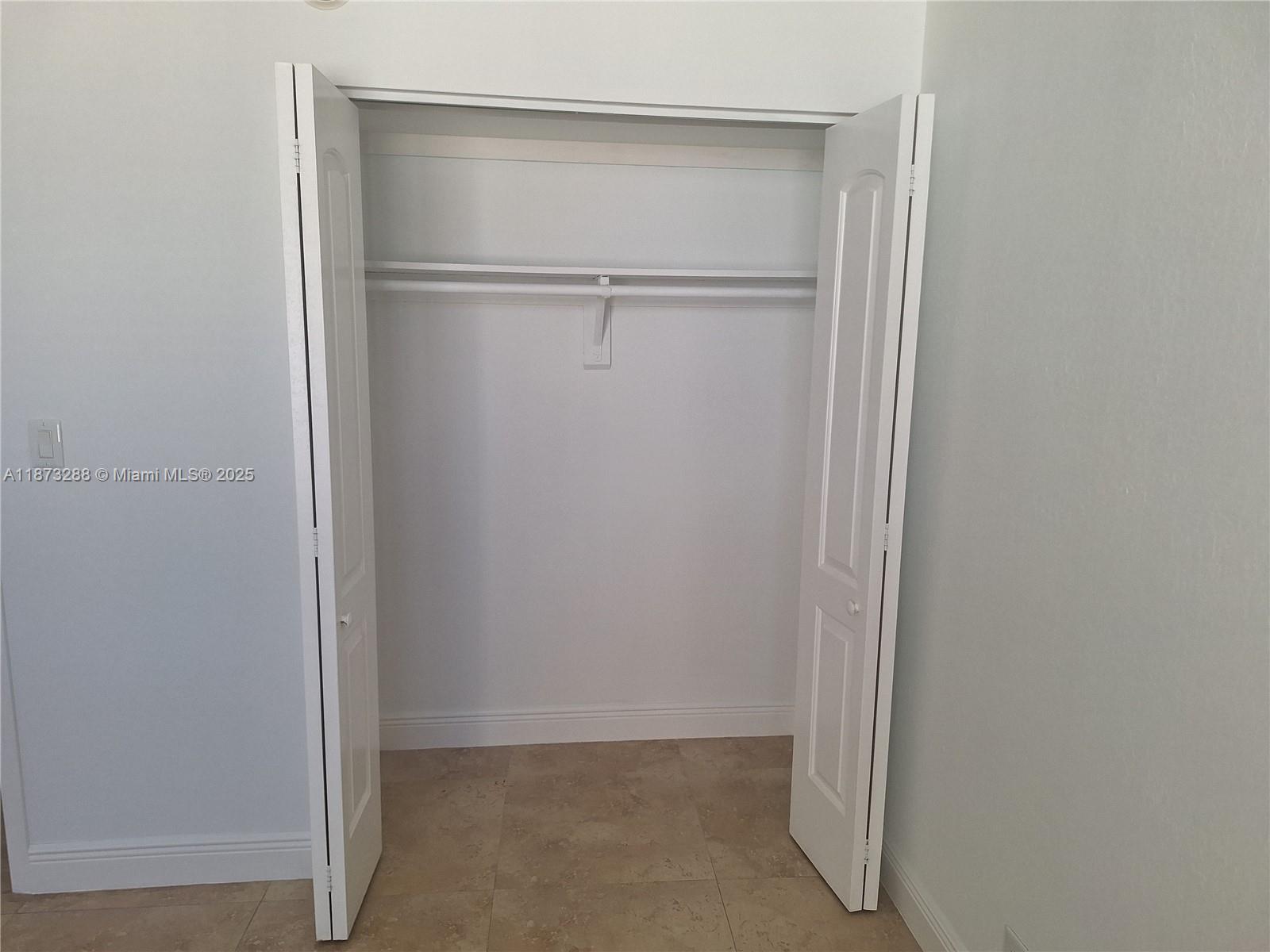 See details 417 2 / 2 1276 sq. ft. $ 2025-09-05 0 Photo