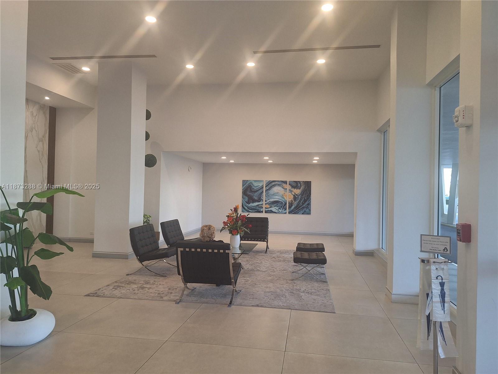 See details 417 2 / 2 1276 sq. ft. $ 2025-09-05 0 Photo