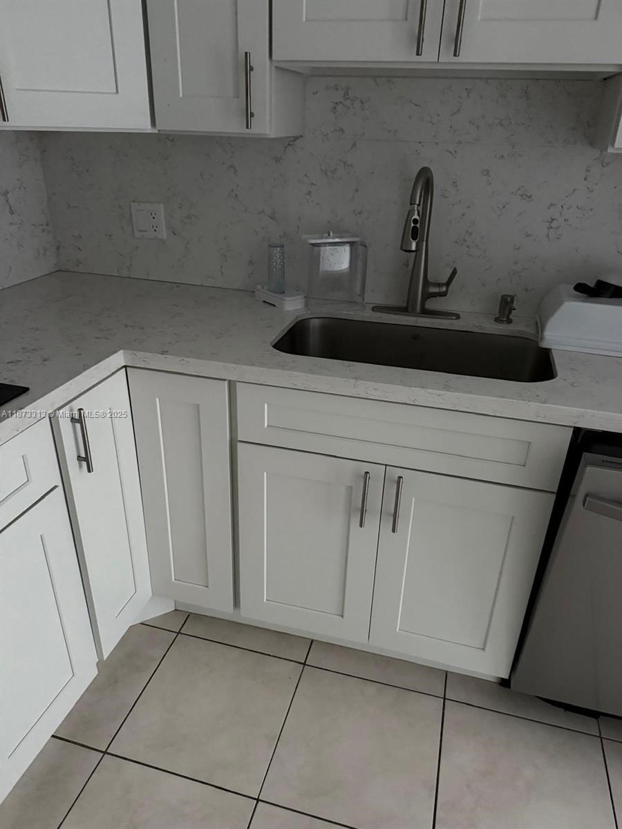 Photo of 400 Kings Point Dr #525, Sunny Isles Beach, Florida, 33160 -