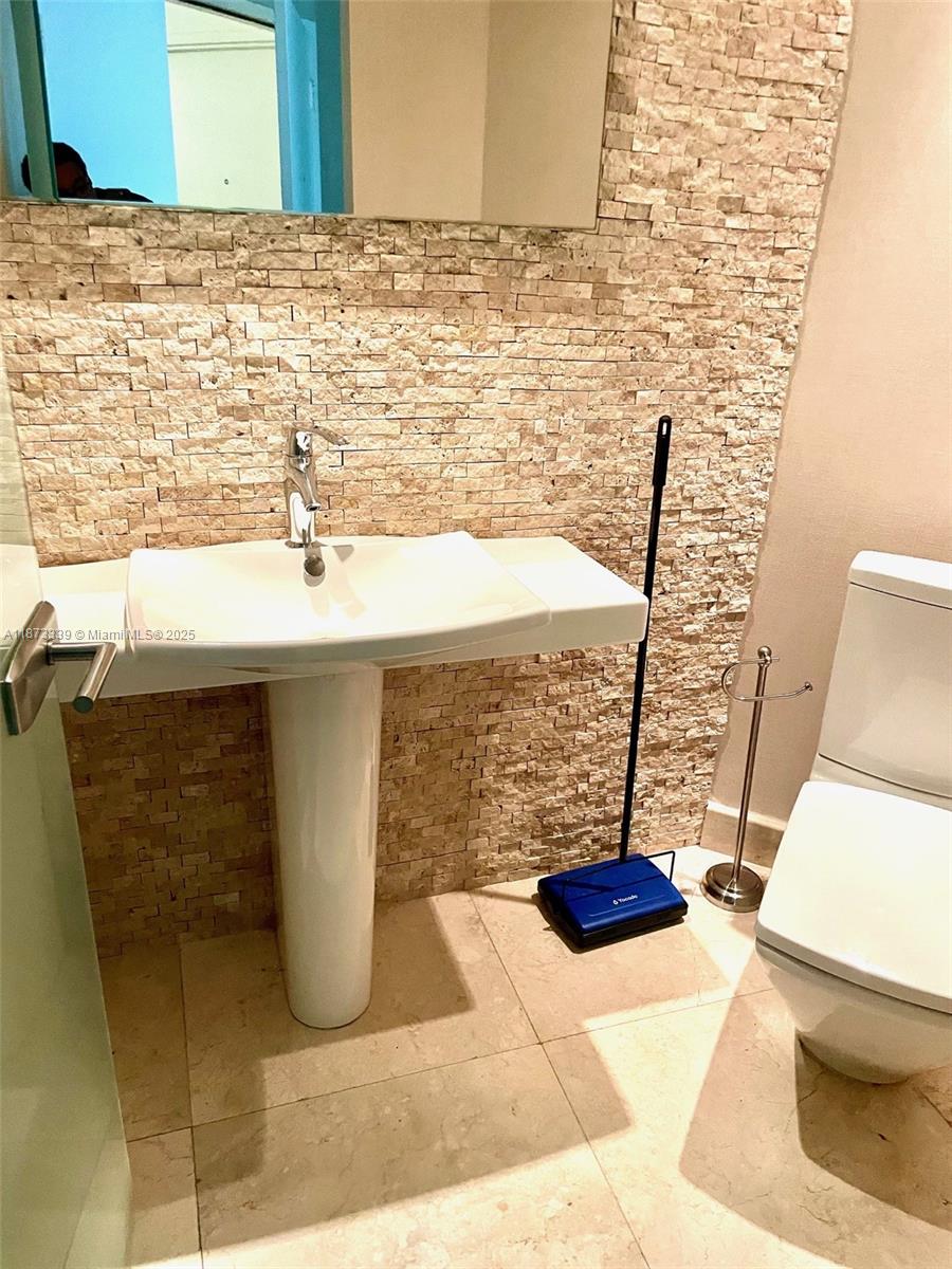 Photo of 3131 188th St  #1-702, Aventura, Florida, 33180 - 