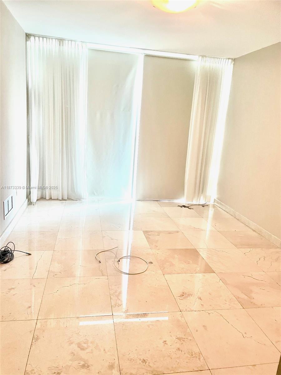 Photo of 3131 188th St  #1-702, Aventura, Florida, 33180 - 