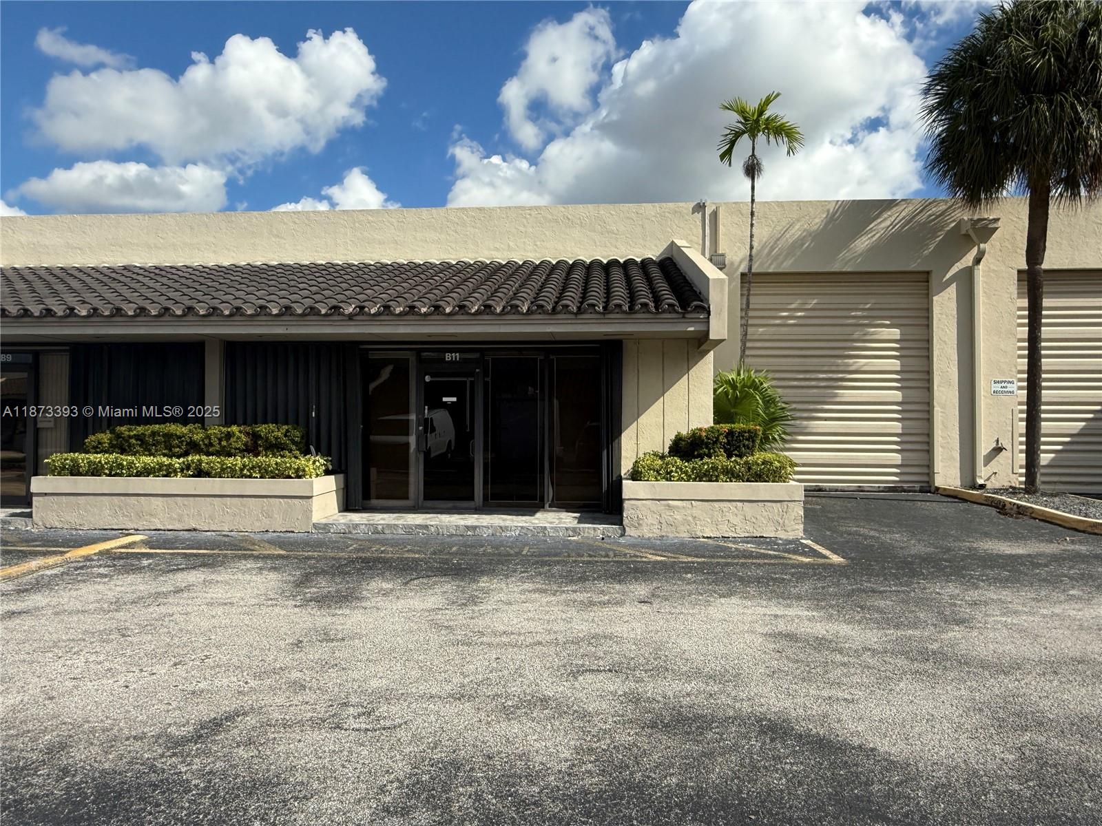 B11  /   sq. ft. $ 2025-09-05 0 Photo