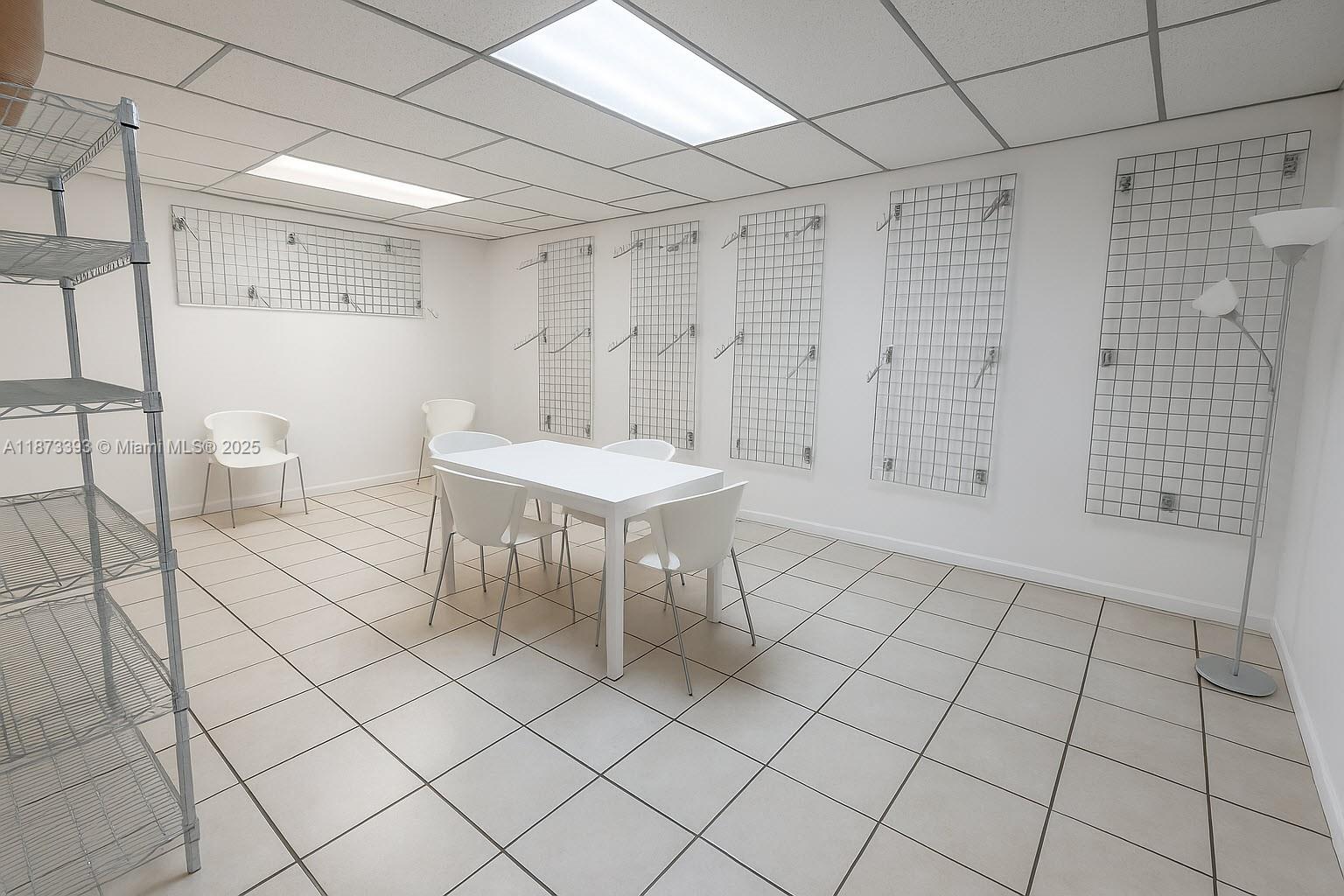 B11  /   sq. ft. $ 2025-09-05 0 Photo