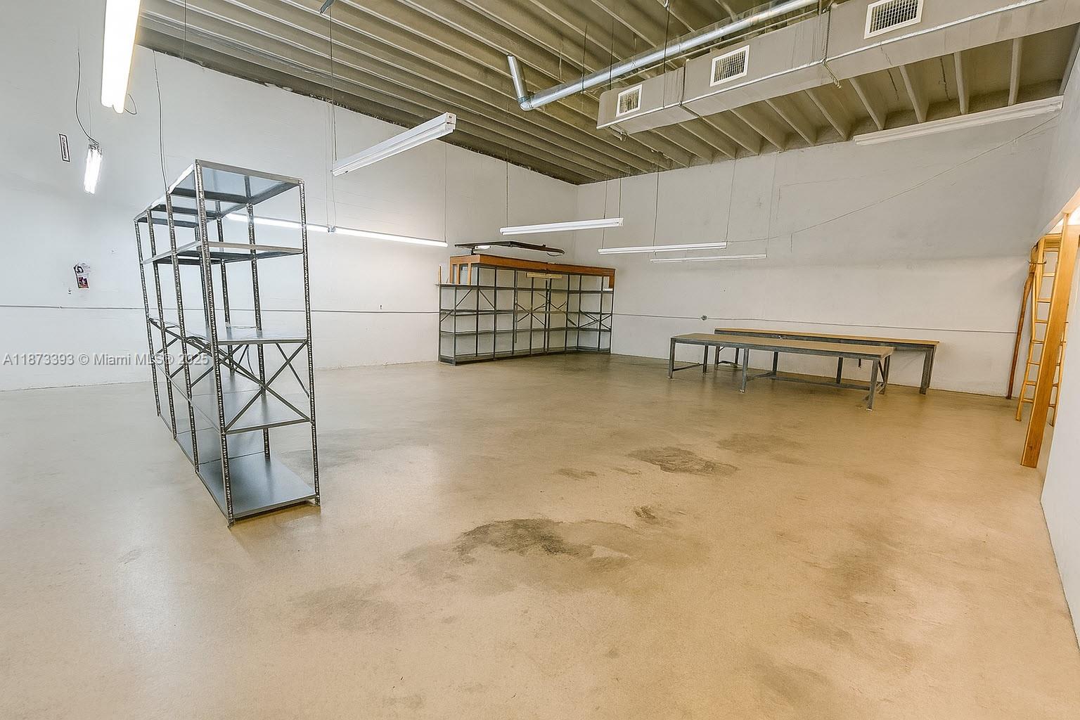 B11  /   sq. ft. $ 2025-09-05 0 Photo