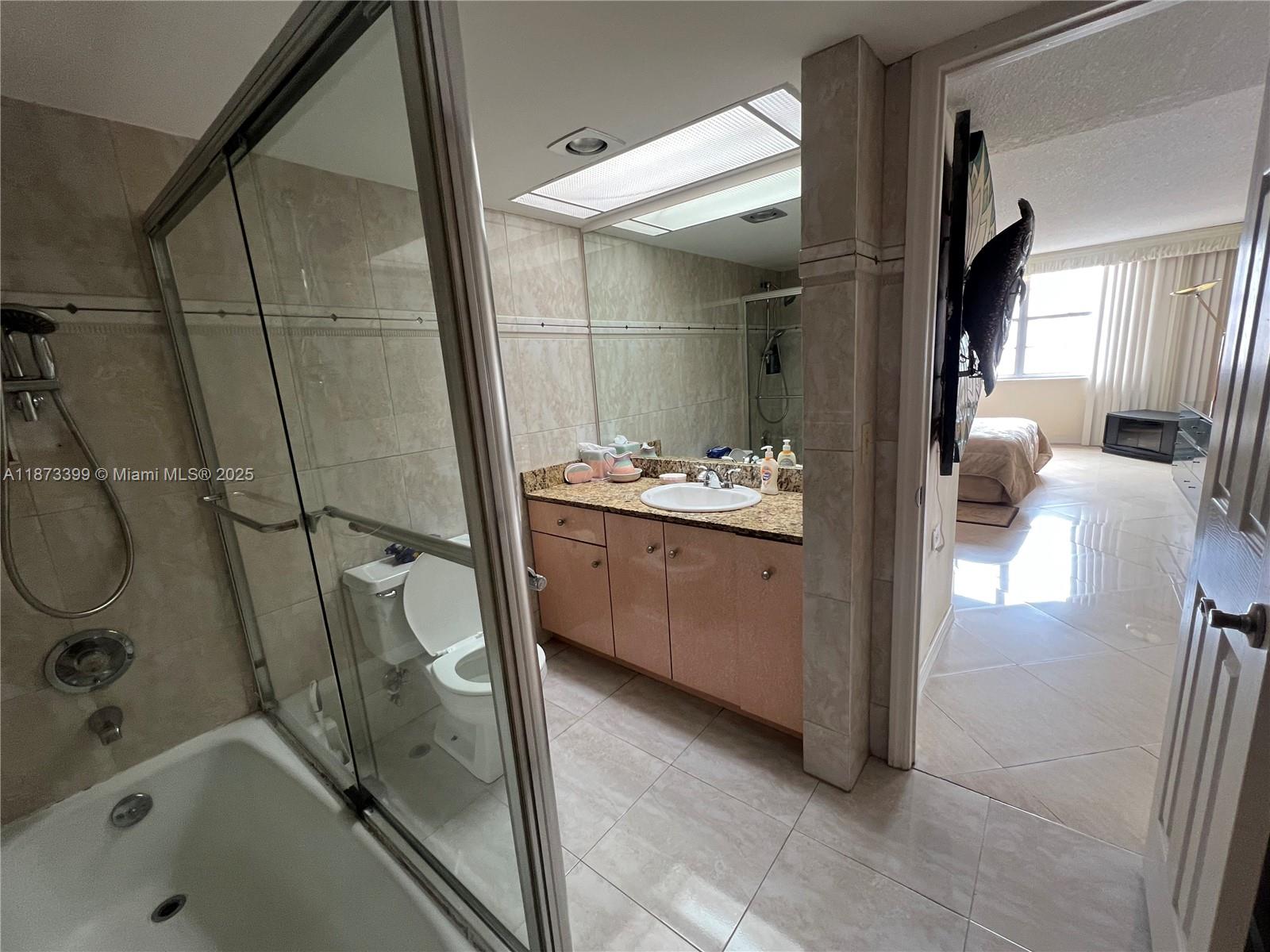 See details 1905 2 / 2 sq. ft. $ 2025-09-05 0 Photo