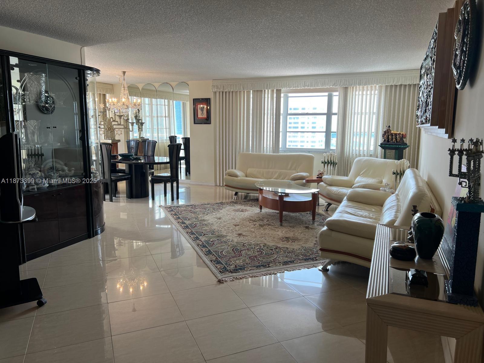See details 1905 2 / 2 sq. ft. $ 2025-09-05 0 Photo