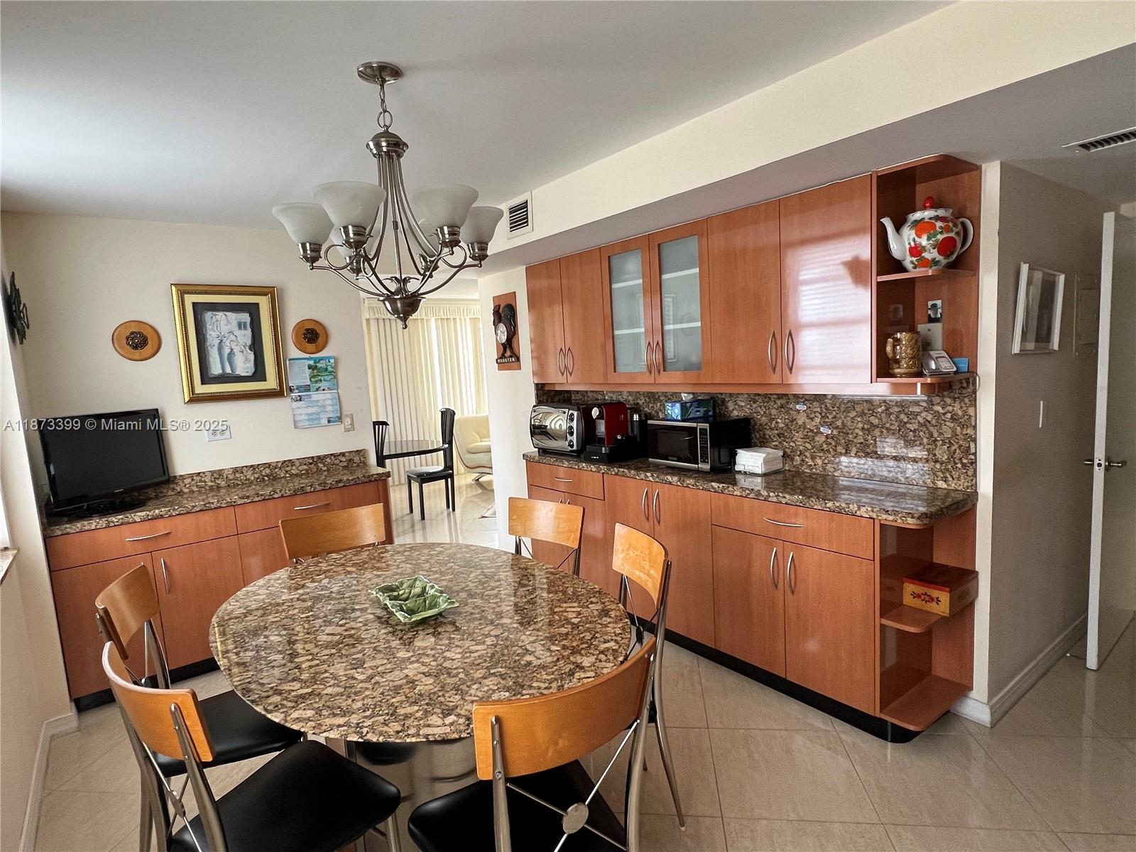 1905 2 / 2  sq. ft. $ 2025-09-05 0 Photo