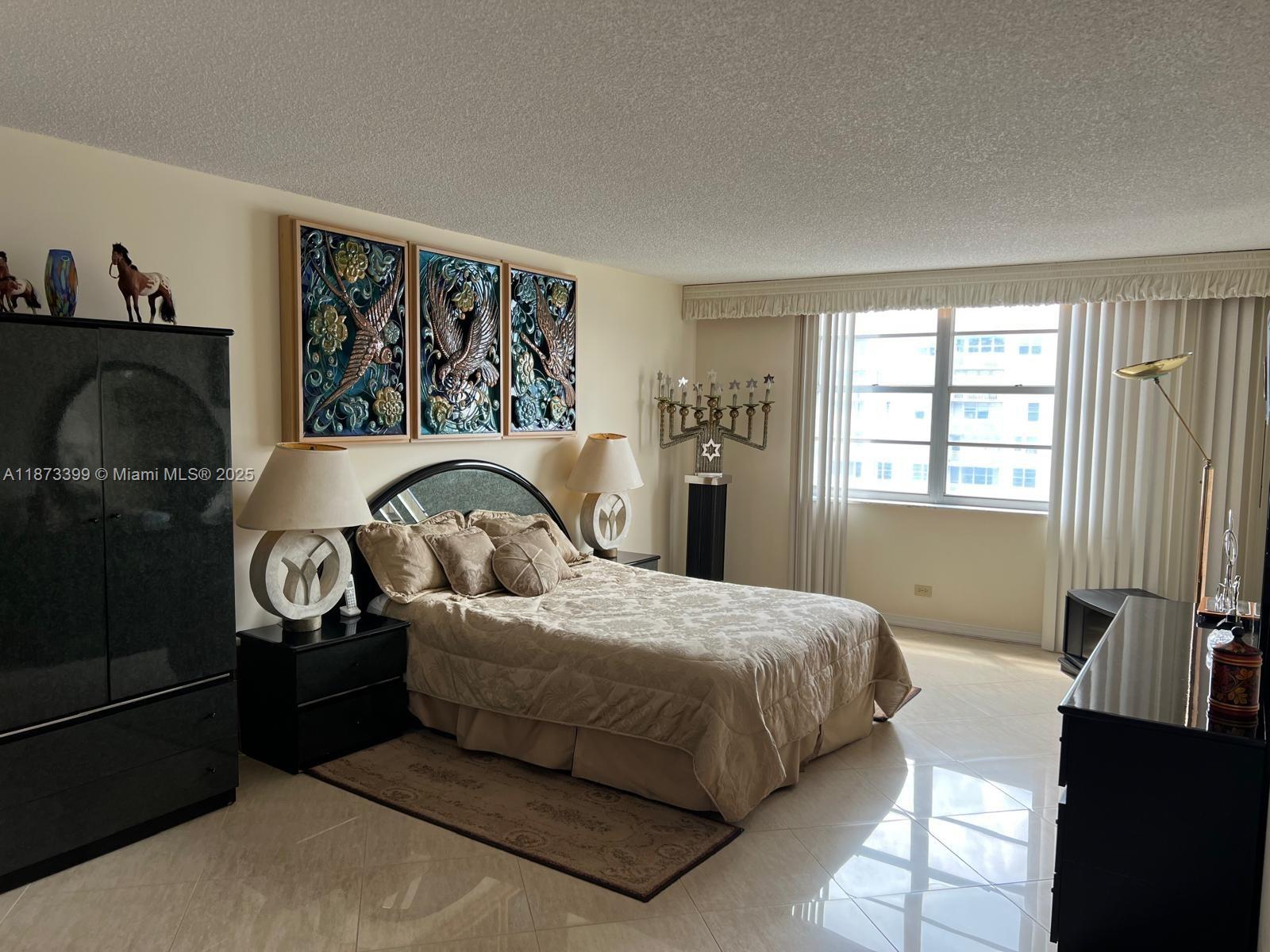 See details 1905 2 / 2 sq. ft. $ 2025-09-05 0 Photo