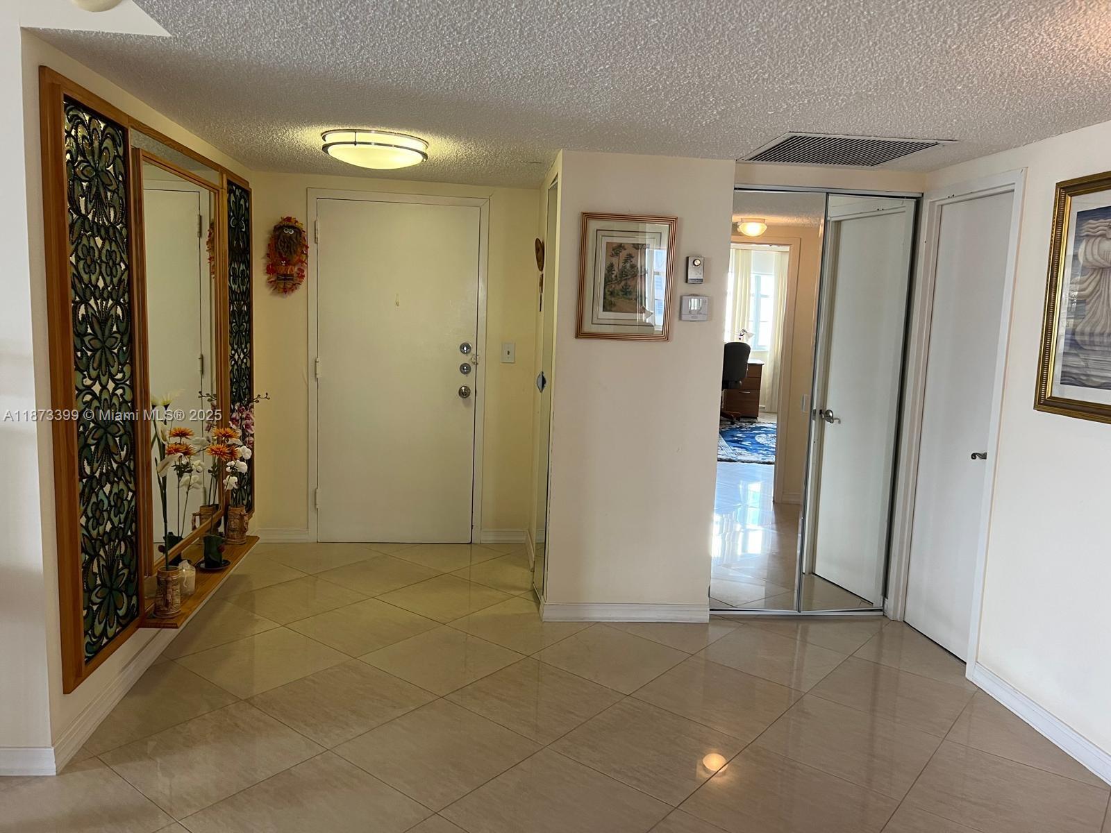 See details 1905 2 / 2 sq. ft. $ 2025-09-05 0 Photo