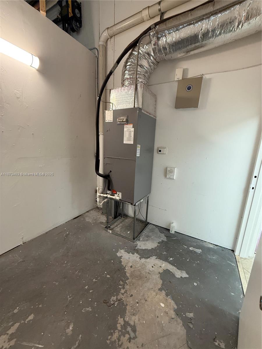 F25  /   sq. ft. $ 2025-09-05 0 foto