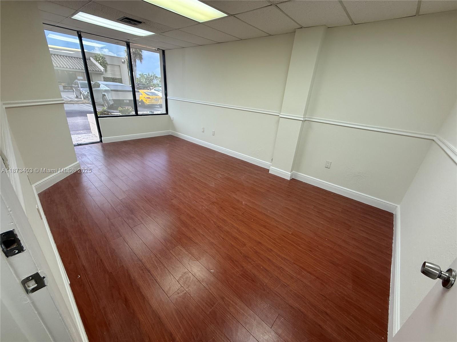 F25  /   sq. ft. $ 2025-09-05 0 foto