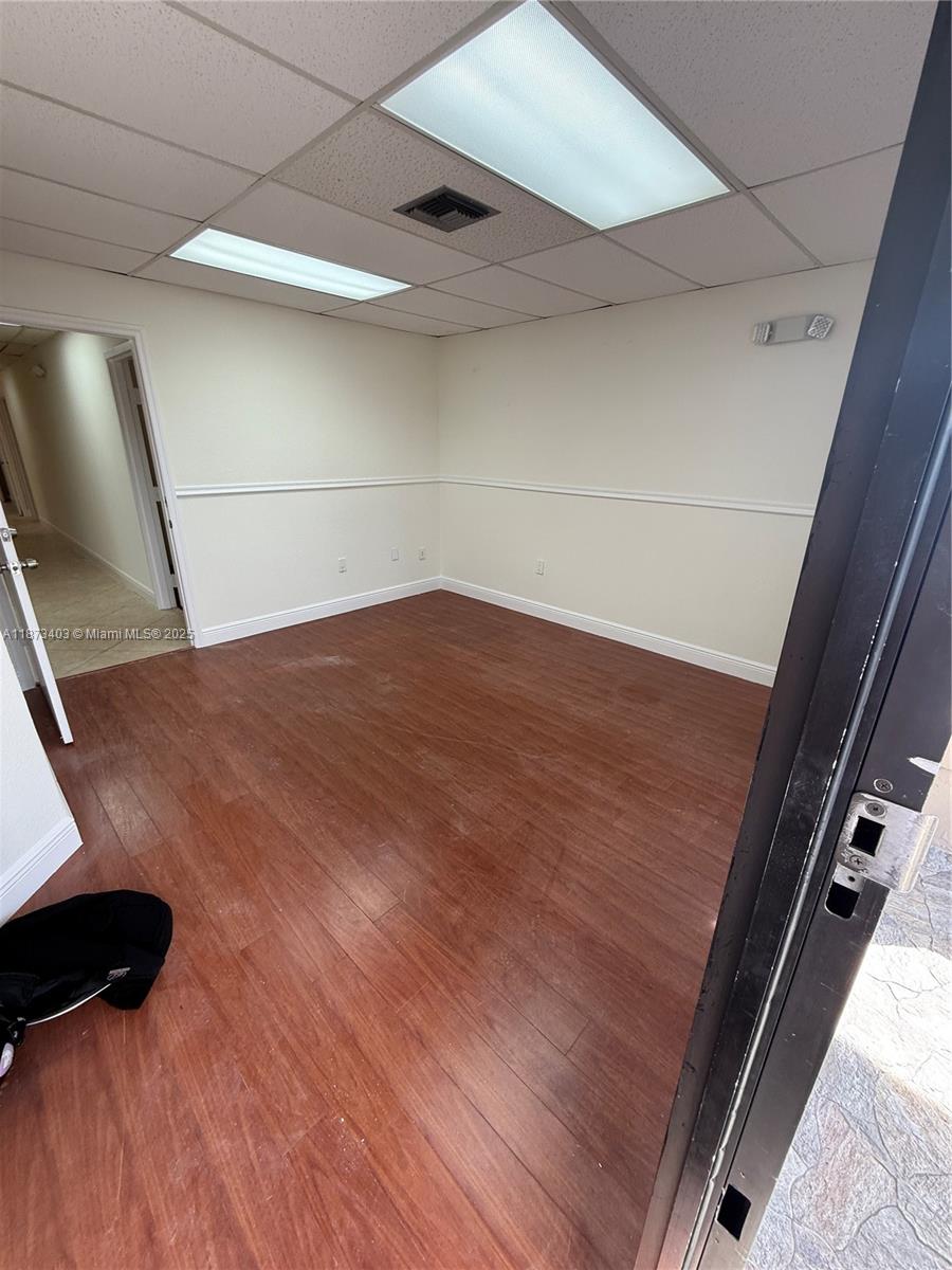 F25  /   sq. ft. $ 2025-09-05 0 foto