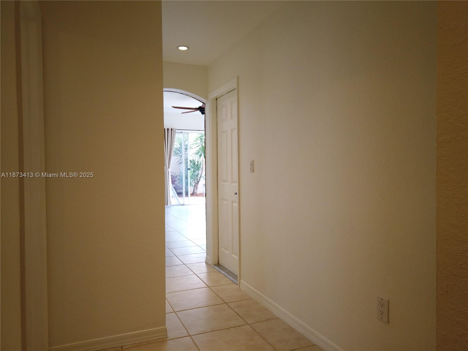Photo of 1140 Lidflower St  (1140), Hollywood, Florida, 33019 - 